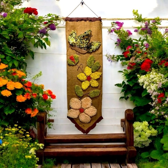 Vintage 1970’s Large Latch Hook on Burlap Wall Hanging - Picture 1 of 6